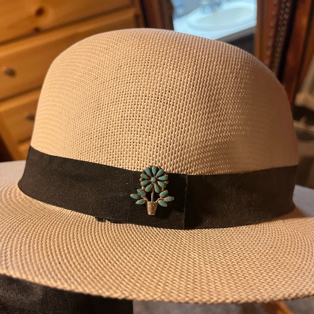 Fedora - Picture 2 of 4